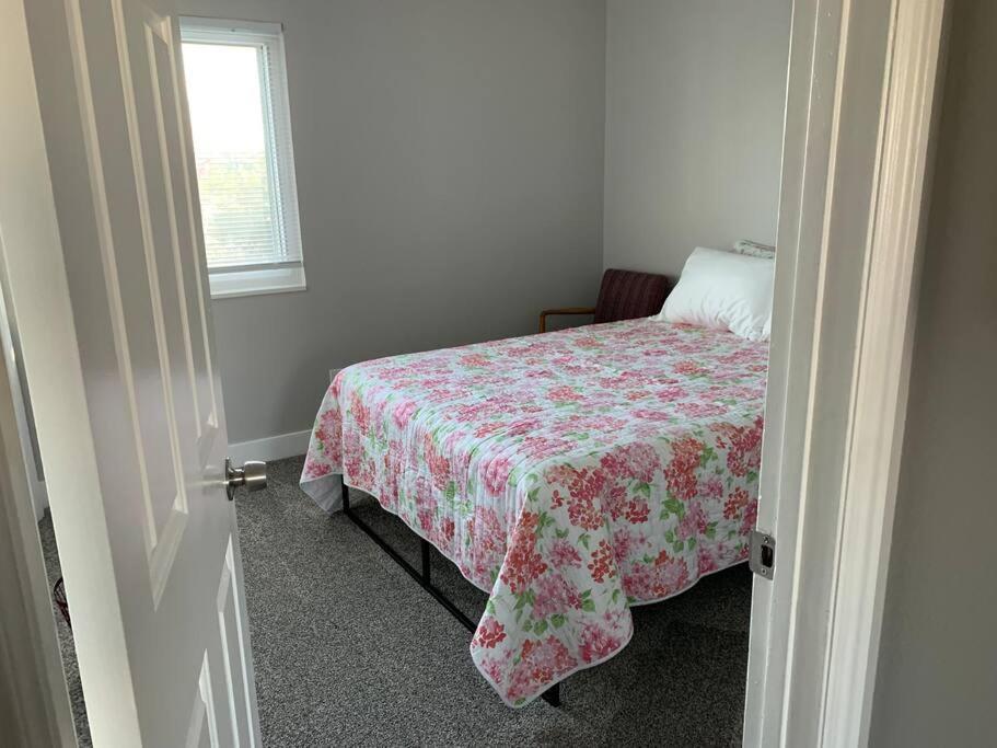 Pleasant Grove Rooms With A Mountain View מראה חיצוני תמונה